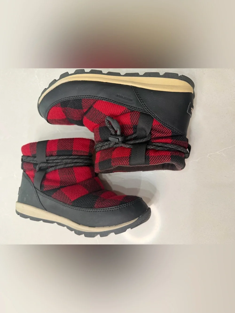 SOREL Whitney Short Red Black Buffalo Plaid Winter Snow Boots Waterproof Size 8